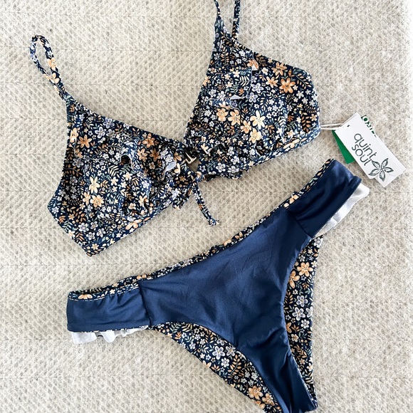 Quinte Soul Juno Beach Ruffled 2 Piece Reversible Floral Bikini Size Large - Picture 4 of 10